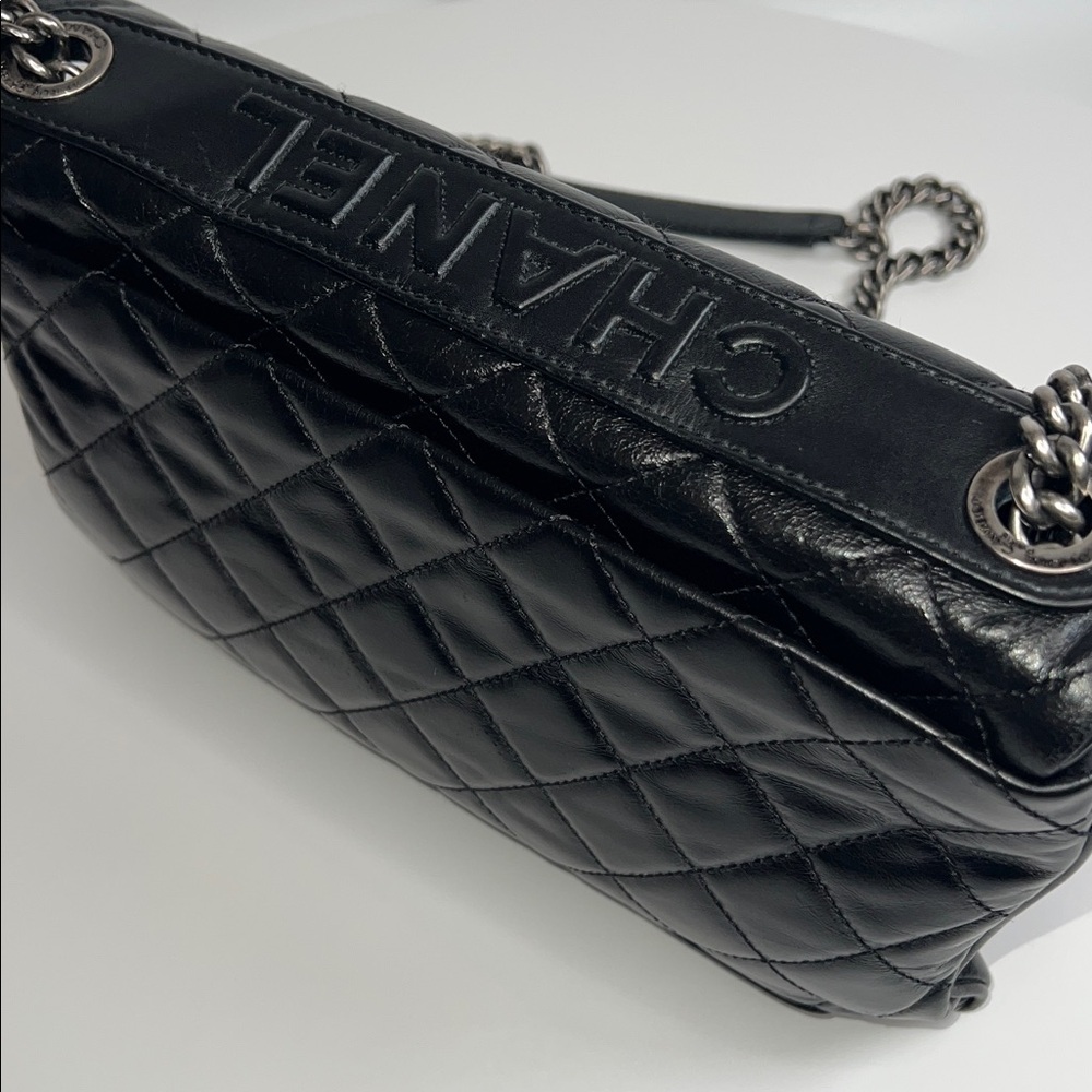 ❤️NWT CHANEL CC FLAP BAG IN BLACK AGED CALFSKIN LEATHER W/ RUTHENIUM HARDWARE - Picture 6 of 17